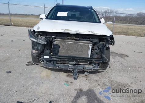 2020 Hyundai Santa Fe Limited z USA, uszkodzony, nr VIN 5NMS53AD1LH199979